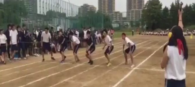 体育祭はやっぱり真剣にやらないと！位置について、ヨーイ、ドン！…からの動きが面白すぎる