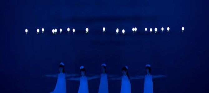 ドローンとダンスの見事なコラボ！