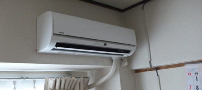 エアコンから冷たい風が出ない…