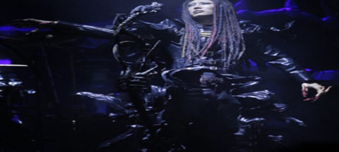 超満員の観客が静まり返った…ツアー最終日の出来事