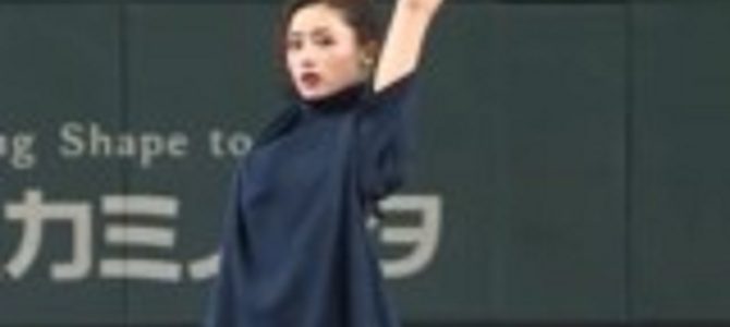 石原さとみ、ノーバン始球式で“伝説のトルネード投法”を披露！