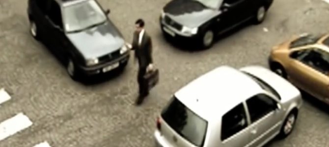 皮肉たっぷりw　もしMr.ビーンが「ポケモンGO」をやったらこんな感じ