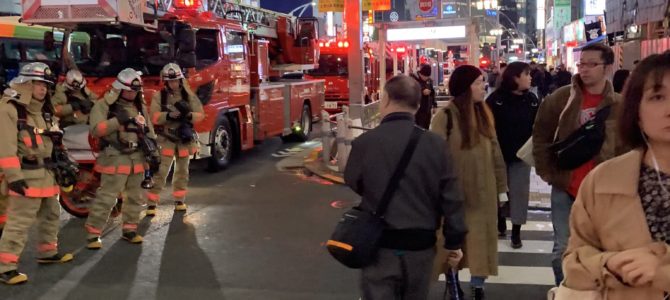 東京都台東区上野の仲町通りで火災