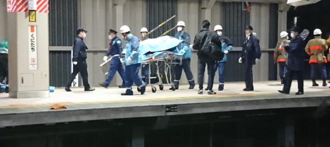 中央線の国立駅で人身事故
