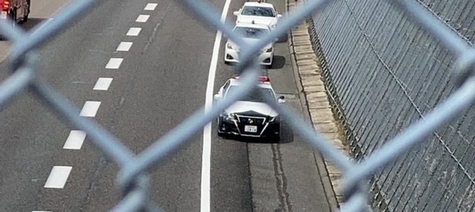 東名高速の春日井IC～名古屋IC間でトラックが横転する交通事故