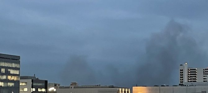 神奈川県藤沢市　東海道線 辻堂駅付近で火事