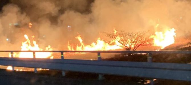 三重県鈴鹿市　BBQの火が燃え移り火災