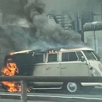 首都高5号池袋線 高島平料金所付近で車両火災 首都高5号池袋線 高島平料金所付近で車両火災