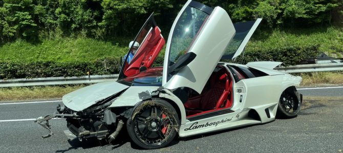 常磐道　桜土浦IC付近で事故「ランボルギーニがスクラップ状態」