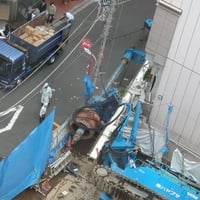 東京 中央区日本橋小網町で電柱倒壊