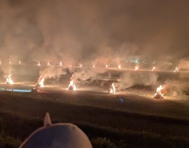 山梨県南部町「南部の火祭り」で消防車出動 山梨県南部町「南部の火祭り」で消防車出動
