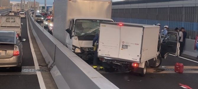 阪神高速 3号神戸線　摩耶付近で事故