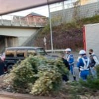 東名高速 綾瀬スマートIC付近で事故 東名高速 綾瀬スマートIC付近で事故