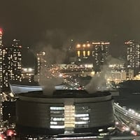 東京都江東区豊洲で火事！「新豊洲のオフィスビルから煙がかなり出てるけど火事？？」