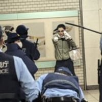 東京メトロ半蔵門線　九段下駅で刃物男が暴れる
